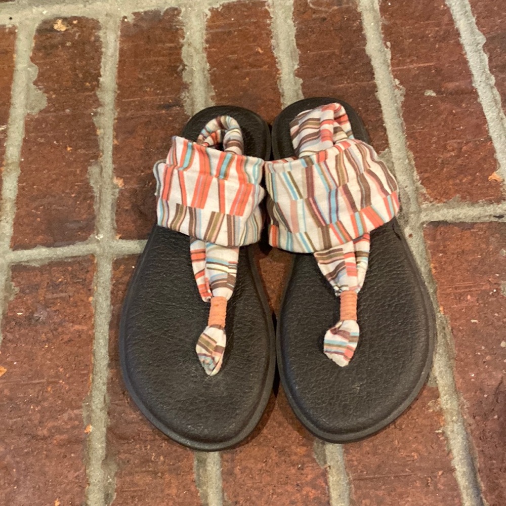 Sanuk Sandals Size 8